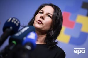 Путін хоче унеможливити "вільне рішення" України про вступ у НАТО, зазначила Бербок