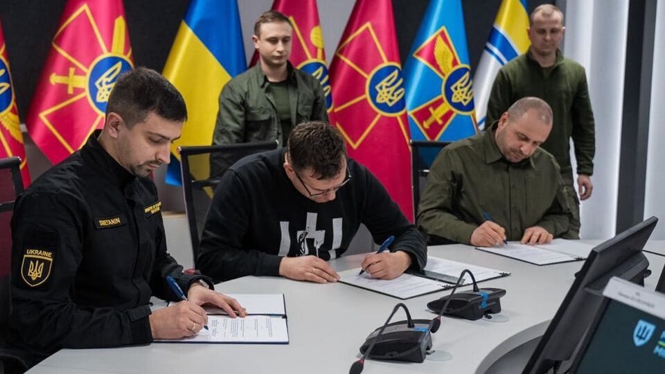 Умєров, Кащюнас і Сметанін підписали меморандум із метою підтримки виробництва зброї й боєприпасів, зазначили в литовському міноборони