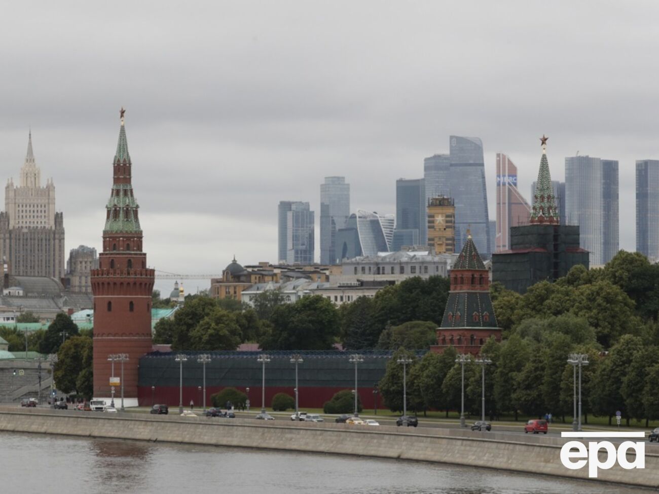 Кремль активнее всего вмешивается в американские выборы, говорят спецслужбы