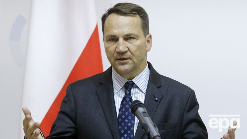 Сікорський прокоментував ситуацію з ексгумацією жертв Волинської трагедії