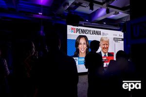 По предварительным данным, Трамп лидирует как минимум в шести колеблющихся штатах