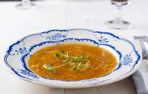 Цибулевий суп – це страва французької кухні