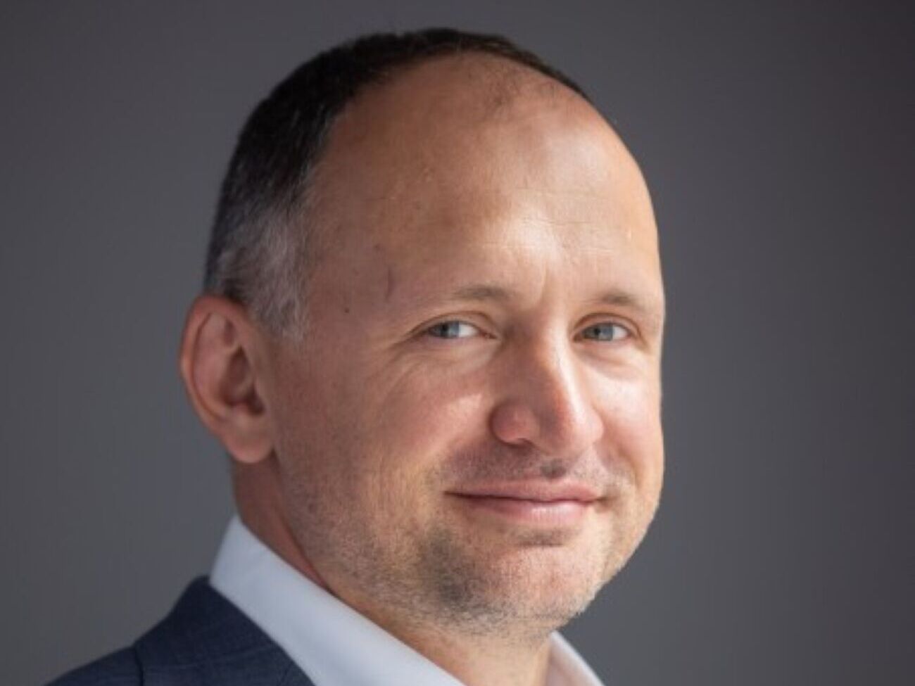 После публикации материала Татаров назвал информацию о его поездках в Москву "фейком"