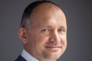 После публикации материала Татаров назвал информацию о его поездках в Москву "фейком"