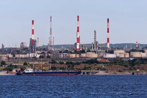 В России после атаки дронов горел Саратовский НПЗ