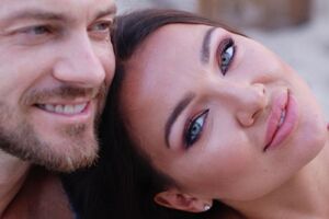 Яма с семьей проживает в США