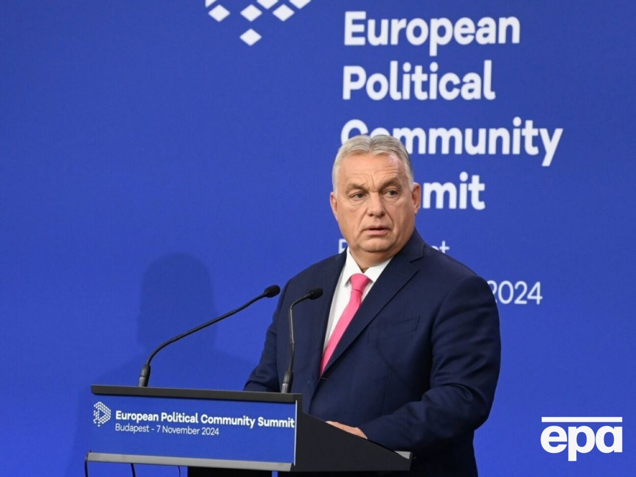 Венгерский премьер заявил, что готов "по-соседски" помочь Украине