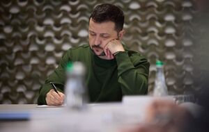 Зеленский подписал четыре указа в один день