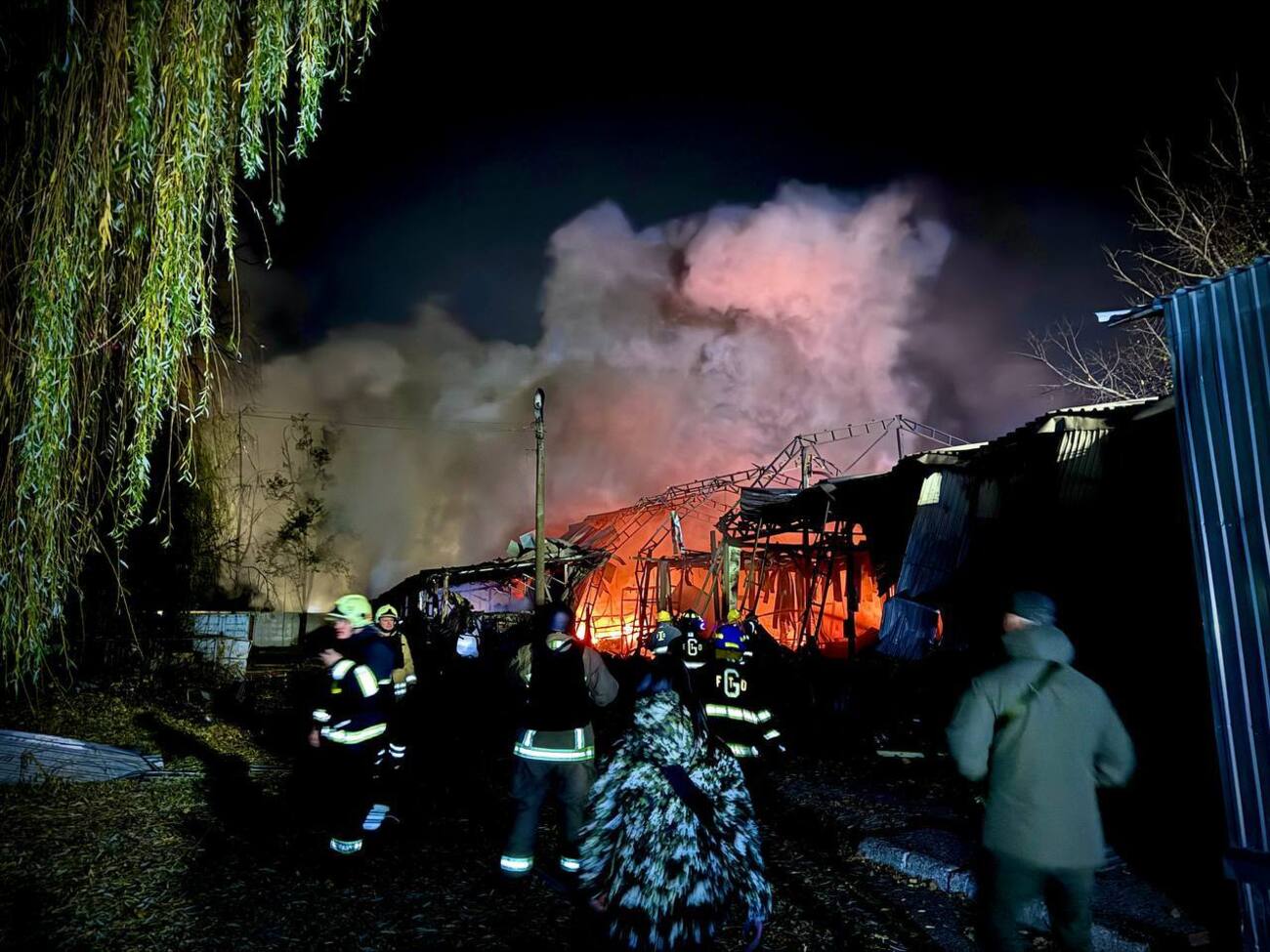 На месте прилетов был пожар