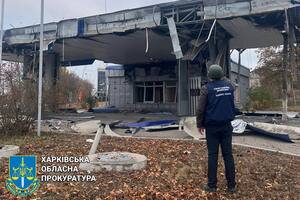 Окупанти влучили відразу у дві АЗС