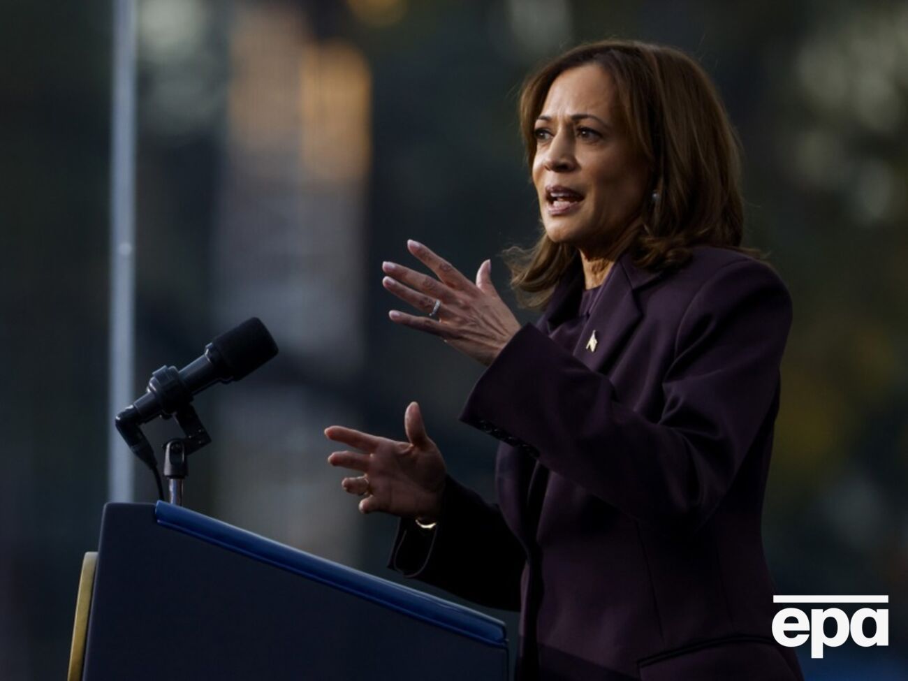 Гарріс раніше була окружною прокуроркою Сан-Франциско і генеральною прокуроркою Каліфорнії, зазначив Newsweek