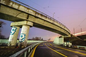 Мост открыли для легкового и пассажирского транспорта