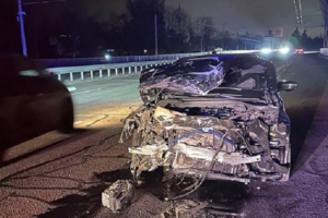 По данным полиции, BMW ударил разворачивавшийся автомобиль