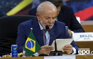 ЗМІ пишуть, що Лула впав у ванній і вдарився потилицею