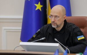 Украинцы уже подали более 6 млн заявок на получение выплаты 1 тыс. грн – Шмыгаль