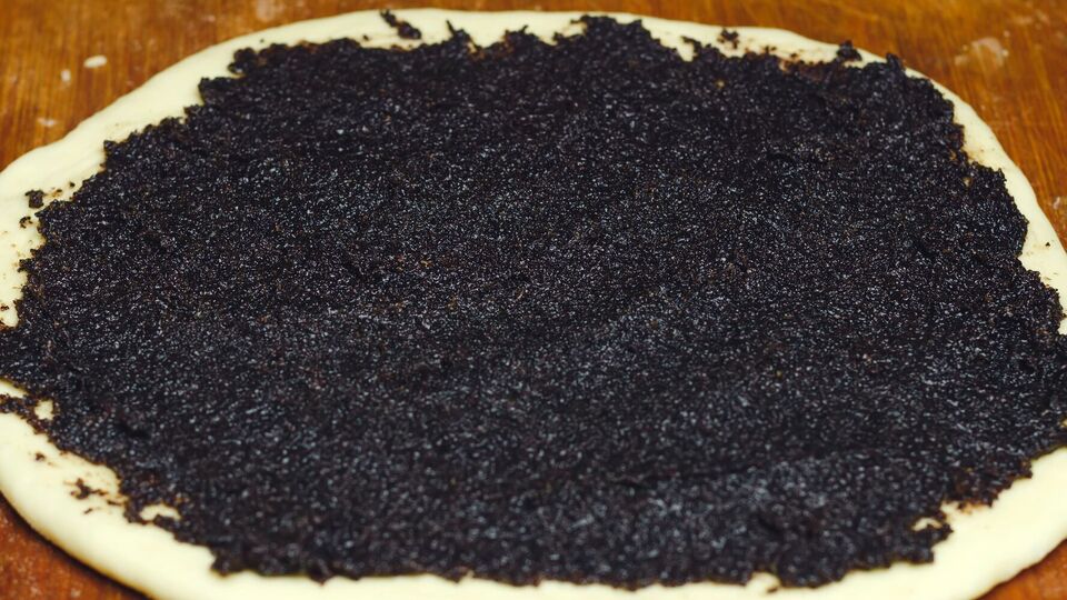 Макову начинку можна використовувати для різних видів випічки