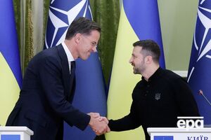 Ранее президент Украины Владимир Зеленский отмечал, что Украина никогда юридически не признает какой-либо оккупации Россией своих территорий