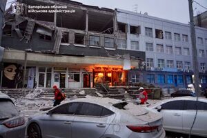 Позже из-под завалов извлекли тело женщины