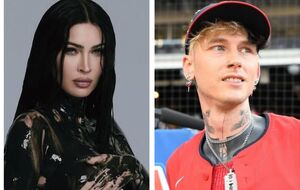 Фокс і Machine Gun Kelly зустрічалися із 2020 року
