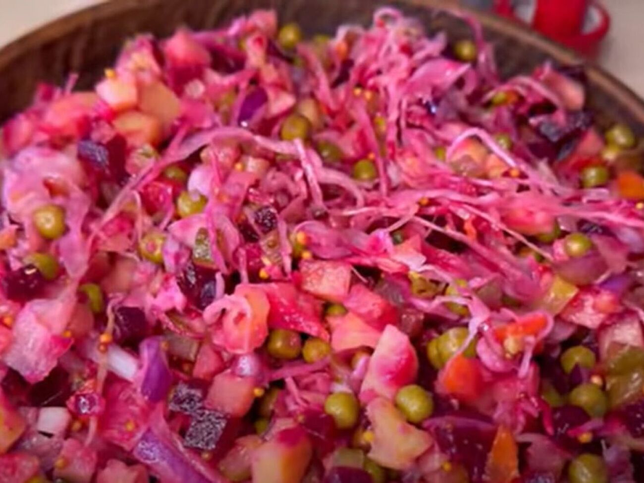 Свеклу в салат нужно добавлять в последнюю очередь
