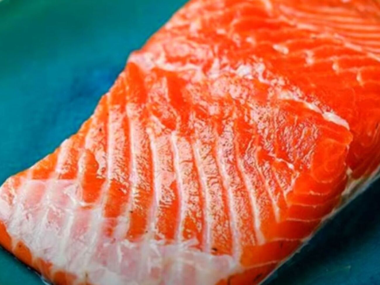 Рыбу нужно мариновать 15 часов в холодильнике