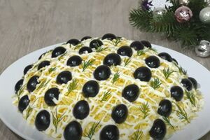 Перед подачей на стол салат должен пропитаться