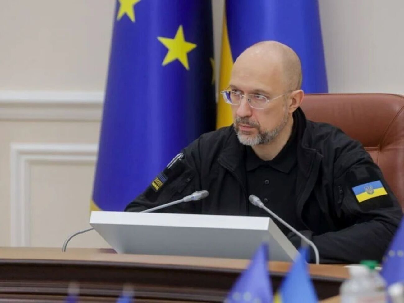 Шмигаль: Усім українським біженцям раді в Україні. Під час або після цієї війни ми чекаємо на цих людей