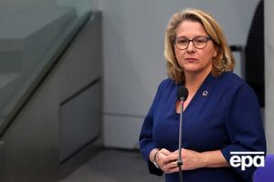 Шульце планирует провести переговоры с украинскими чиновниками и представителями гражданского общества, а также посетить реконструируемые сейчас объекты.