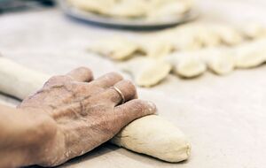 Тесто на кипятке получается эластичным