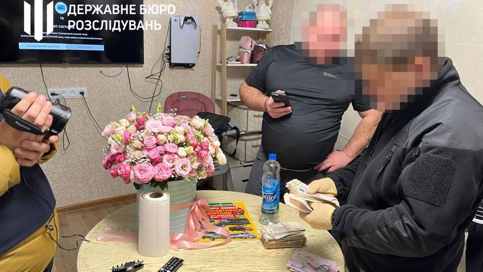 За попередніми даними правоохоронців, фігурант, імовірно, міг завдати державі 3 млн грн збитків