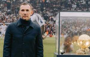 Шевченко привез в Украину "Золотой мяч", который получил 20 лет назад