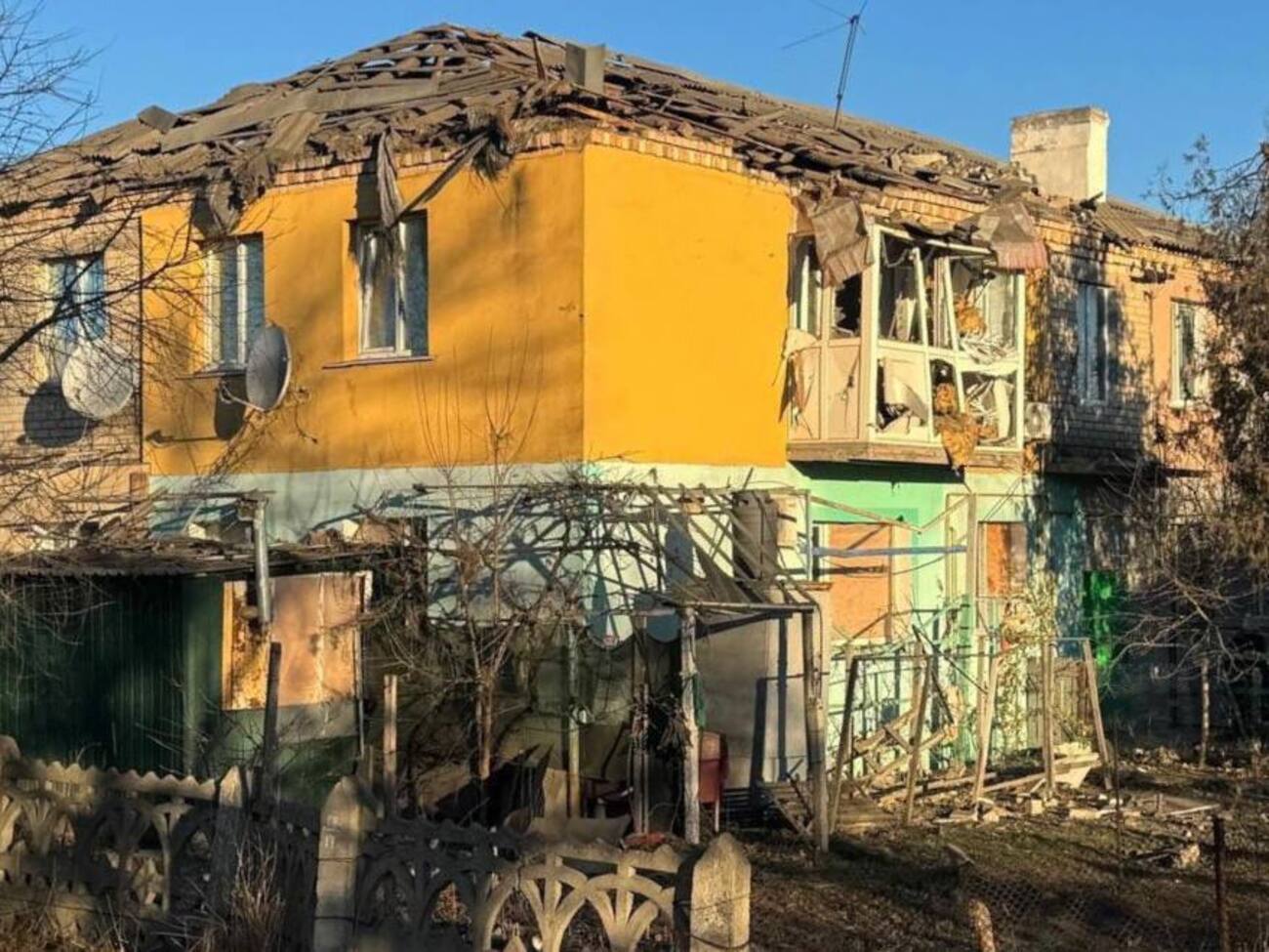 Окупанти обстріляли житлові райони