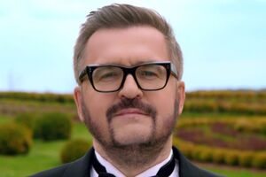 Пономарев родился в 1973 году