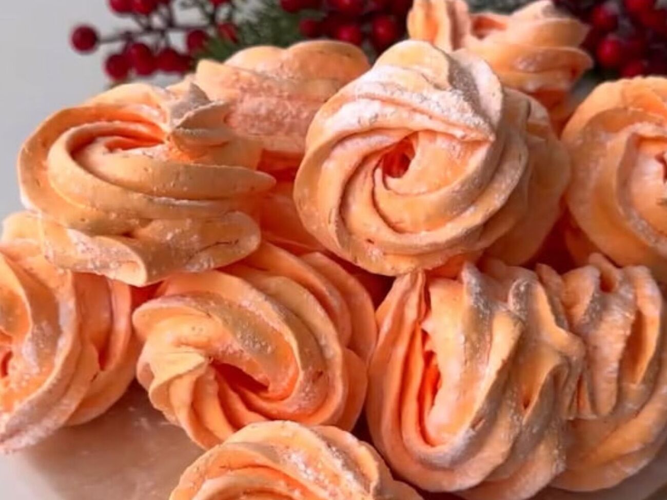 Храните готовый зефир в закрытом контейнере до двух недель