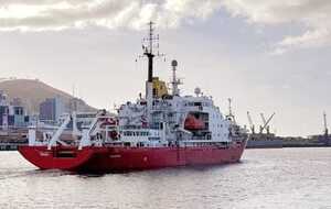 "Ноосфера" вышел из Кейптауна