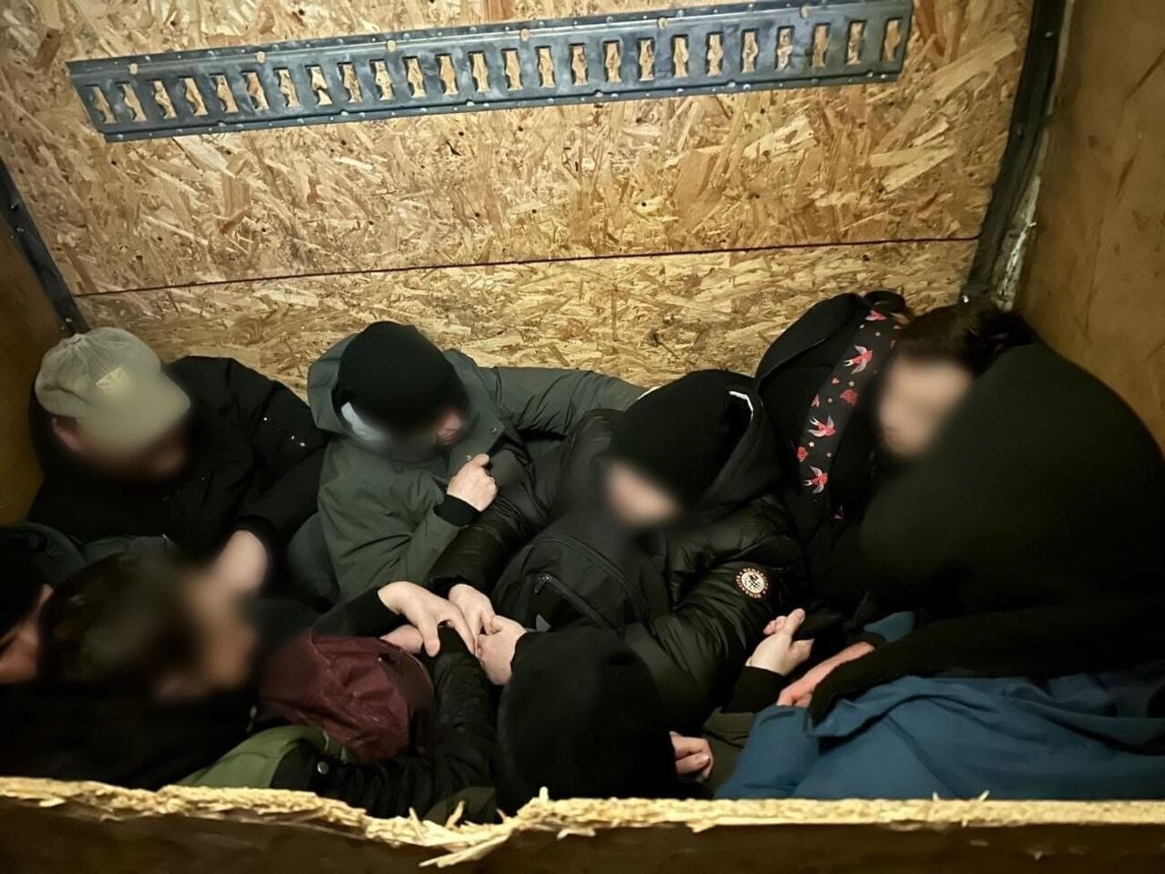 Чоловіків віз житель Закарпатської області, зазначили в ДПСУ