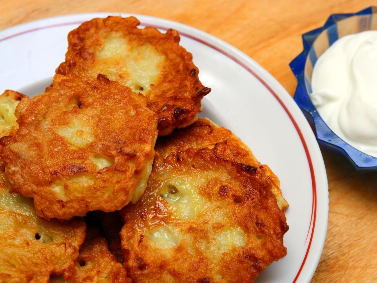 Деруни треба подавати зі сметаною