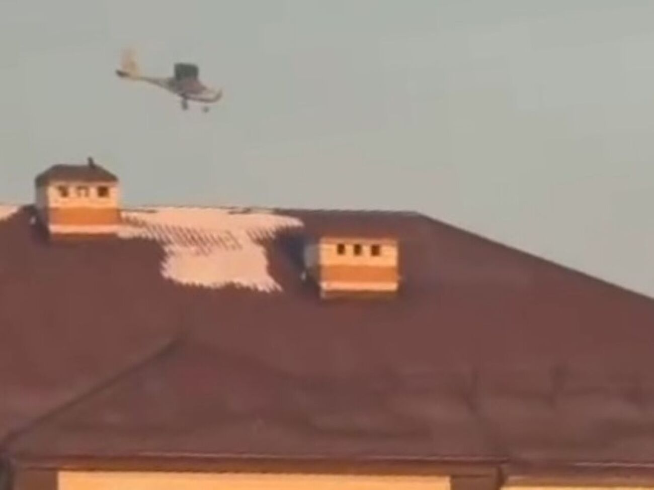 За словами місцевих, дрон, імовірно, влучив у базу ОМОН