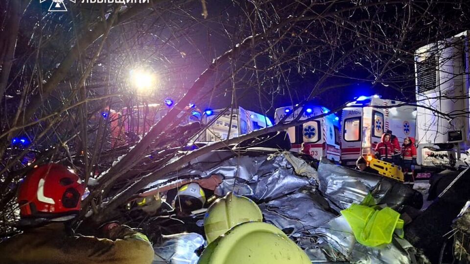 Семь человек погибли, трех пострадавших госпитализировали