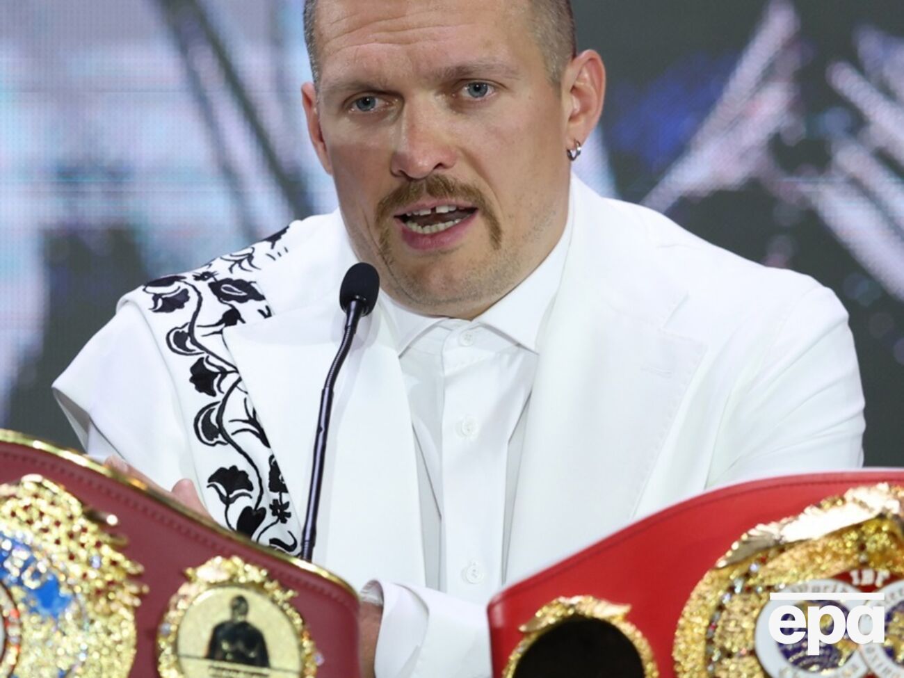 Усик объявил музыкальный флешмоб