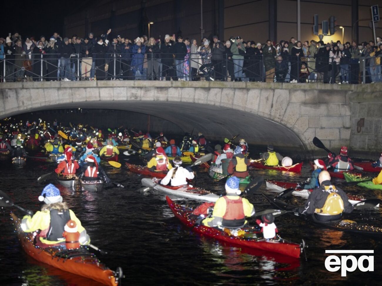 Парад каяків є місцевою пам'яткою