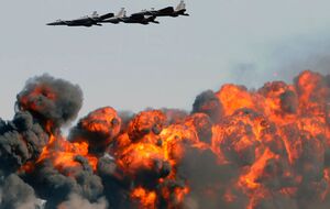 Ранее источники в сфере безопасности назвали авиаудары Израиля по военным объектам "одной из самых крупных ударных операций в истории ВВС"