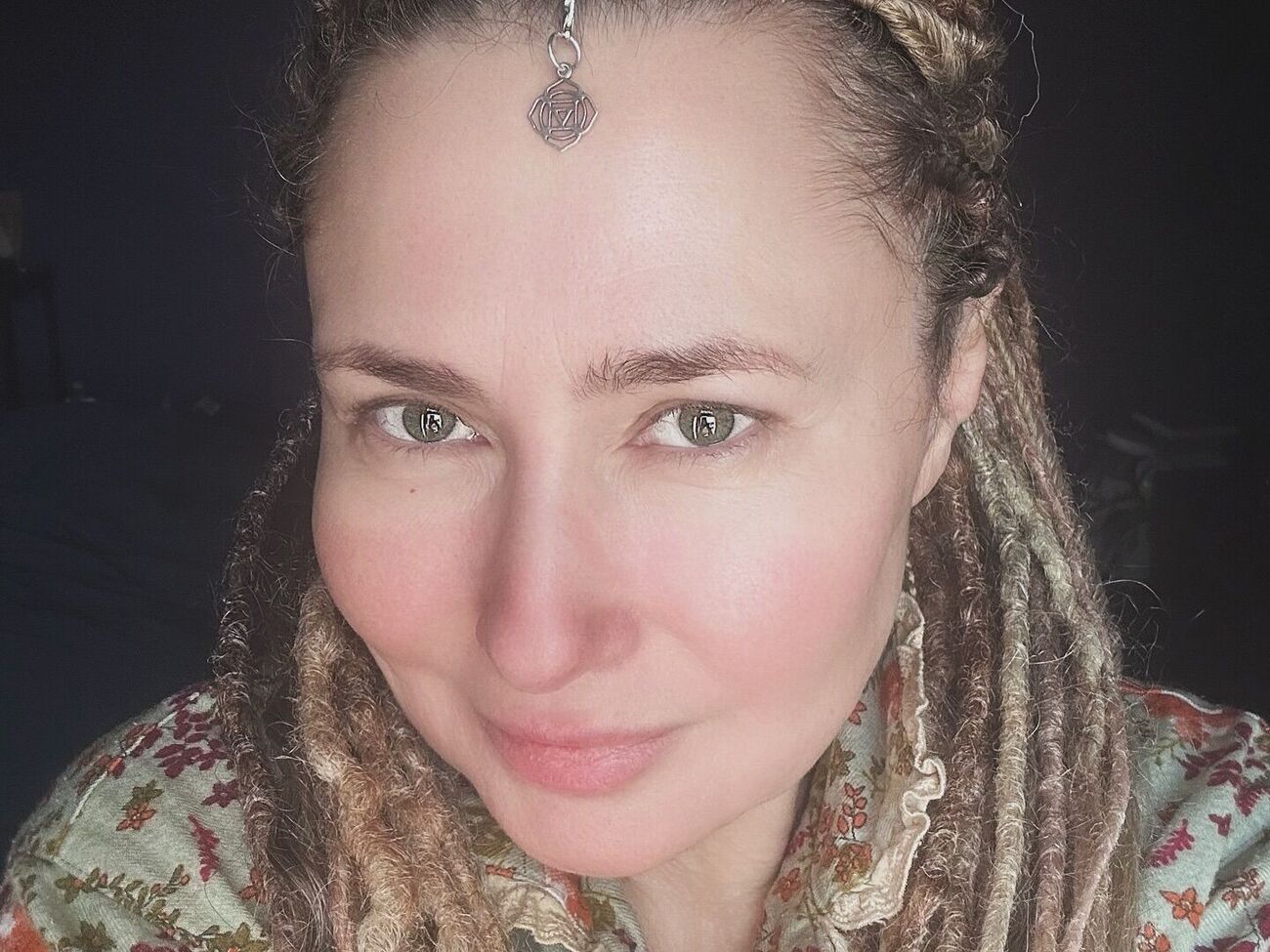 Мозгова заплела дреди