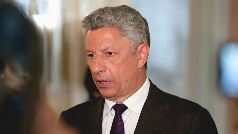 Нардеп призвал других политиков "объединять страну и людей"