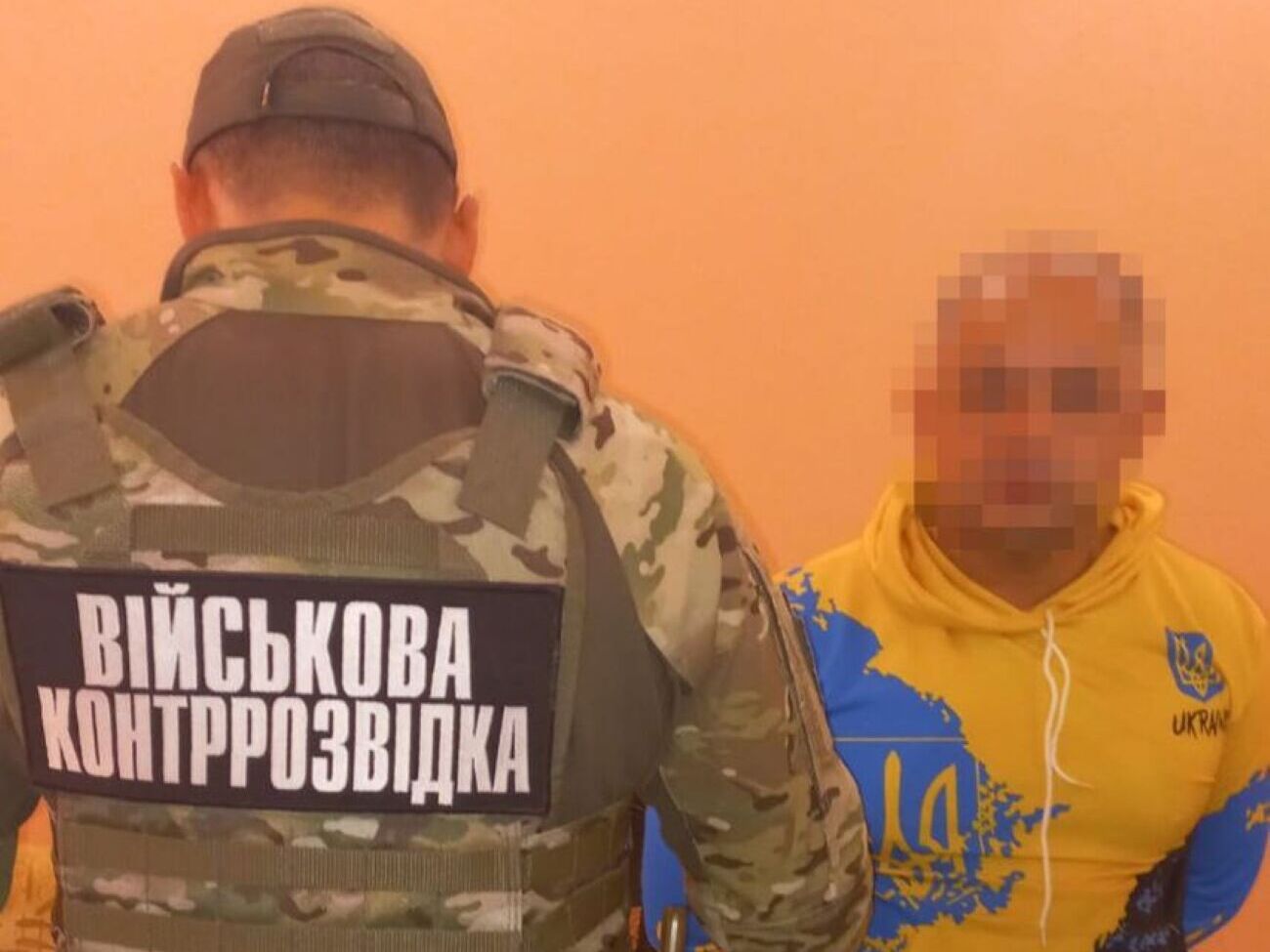 Подозреваемые в шпионаже действовали в пяти регионах, а предполагаемый резидент находился в Днепропетровской области, рассказали в спецслужбе