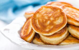 Если следовать рекомендации, то ваши оладьи не будут опадать