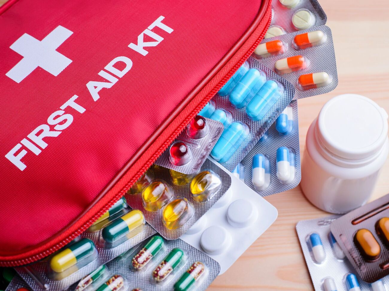 На долю дистрибьюторов приходится всего 5,9% в структуре стоимости лекарства, написал Алексей Кущ