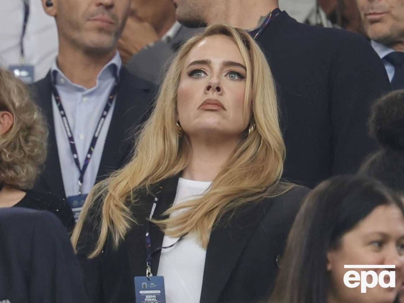 Представители Адель пока что ситуацию не комментировали