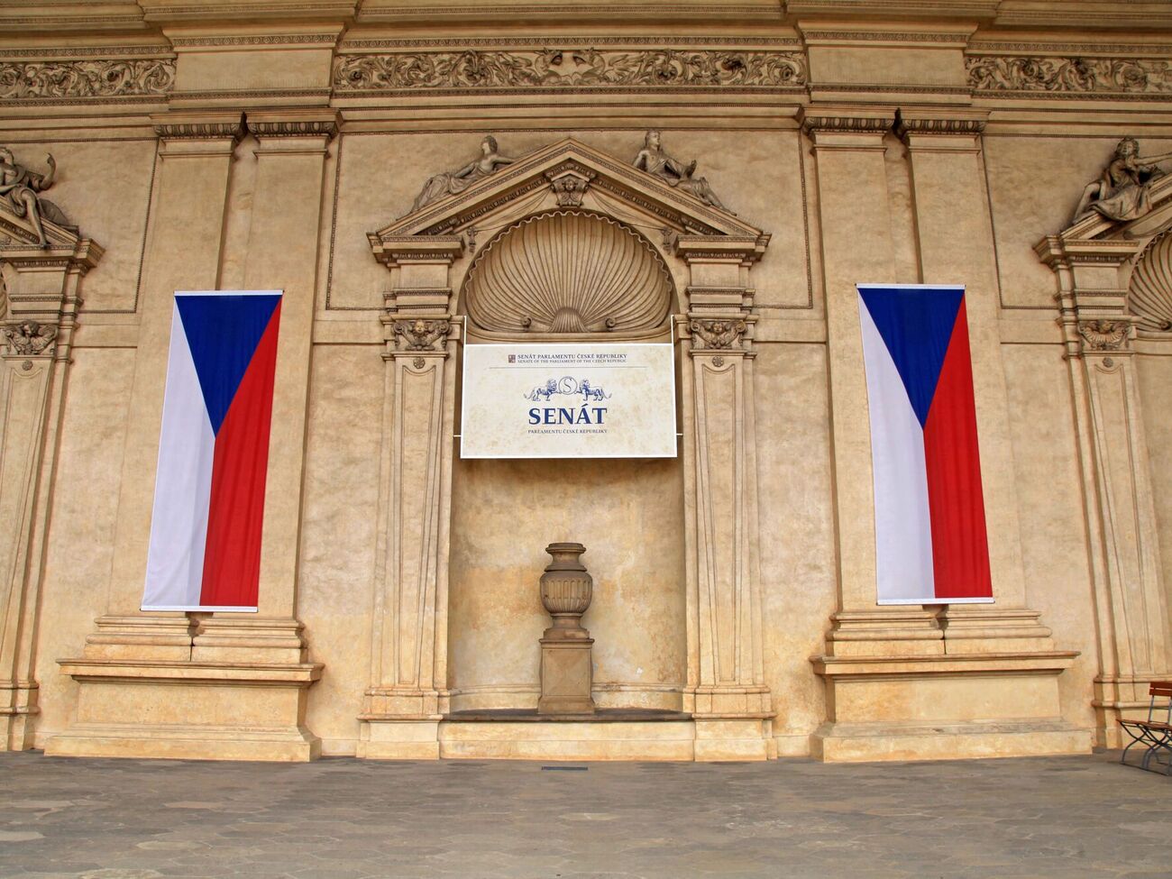 Решение поддержало 70 сенаторов