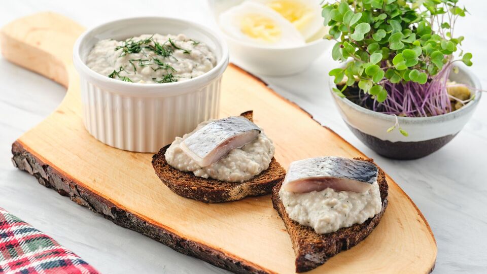 Намазка смакуватиме з підсушеним хлібом